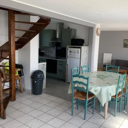 Pretty Norman Pearl With Garden