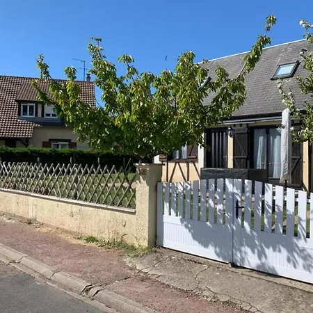 Hébergement de vacances Pretty Norman Pearl With Garden Hermanville-sur-Mer