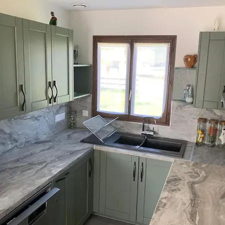 Pretty Norman Pearl With Garden