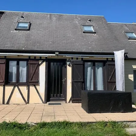 Pretty Norman Pearl With Garden