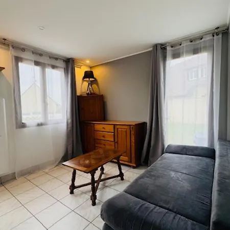 Pretty Norman Pearl With Garden Vakantiehuis Hermanville-sur-Mer